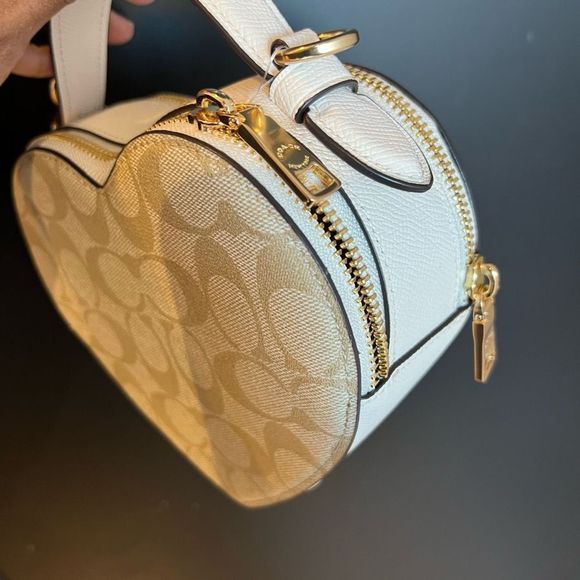 NWT COACH Heart Crossbody In Signature Canvas CJ450 Xbody Messenger Hand Bag - Picture 3 of 14